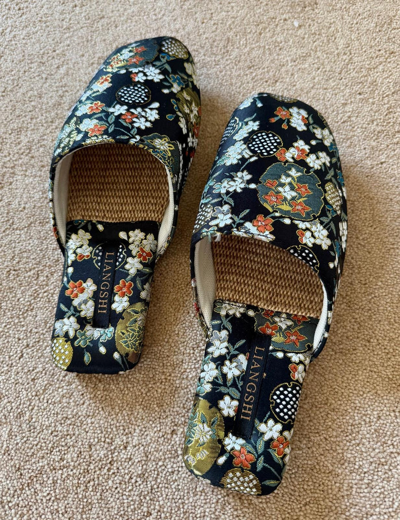 Breathable Mesh Embroidered Slippers – Lightweight House Shoes with Oriental Floral Design Indoor Slippers for Women, Kimono Robe Shoes