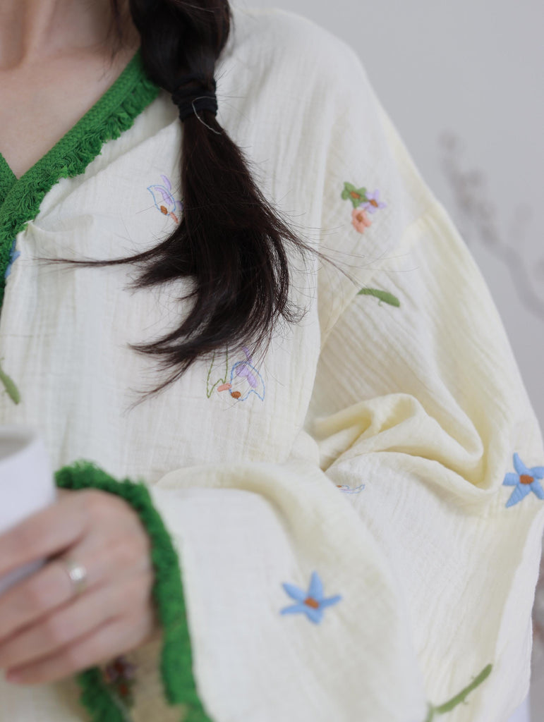 Embroidered Gauze Cotton Robe: Floral Kimono Bathrobe - Cream & Green