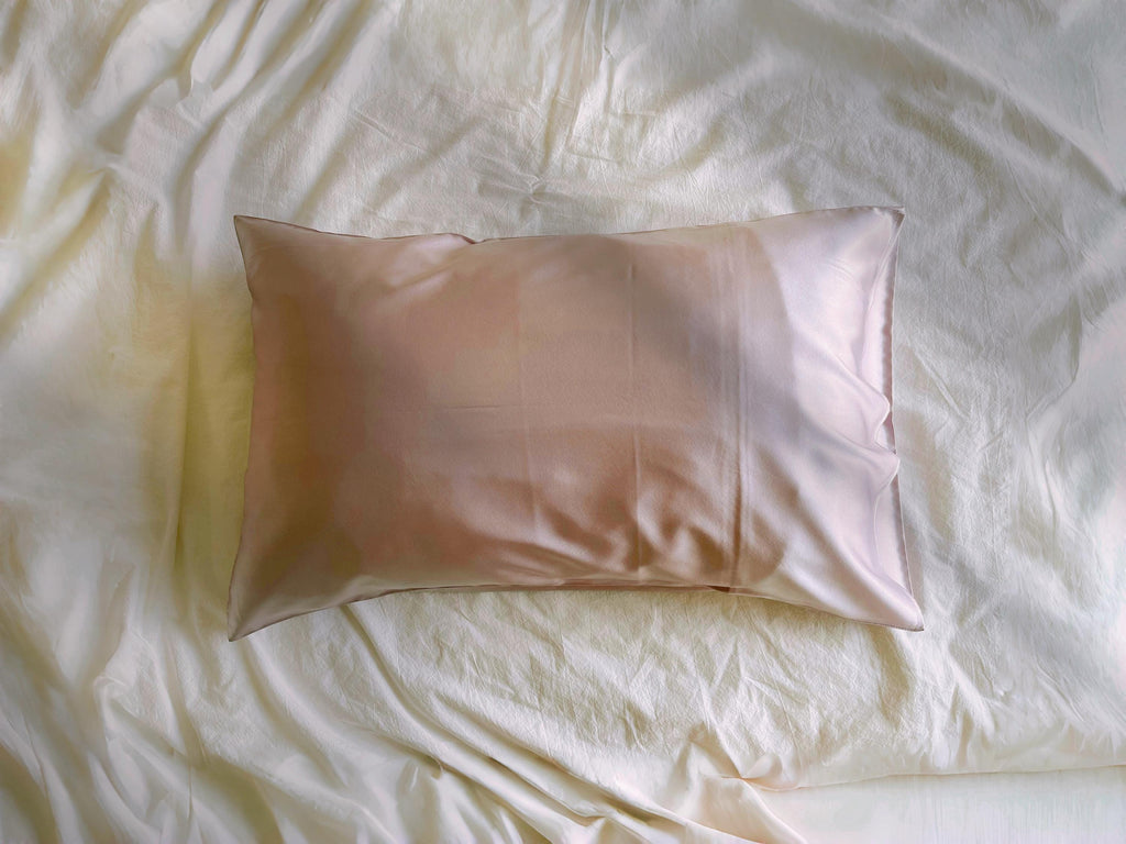 Pure Mulberry Silk Pillowcase in Soft Lavender and Blush Pink Anti-Aging Pillow for Hair and Skin Care Hypoallergenic Silk Bedding