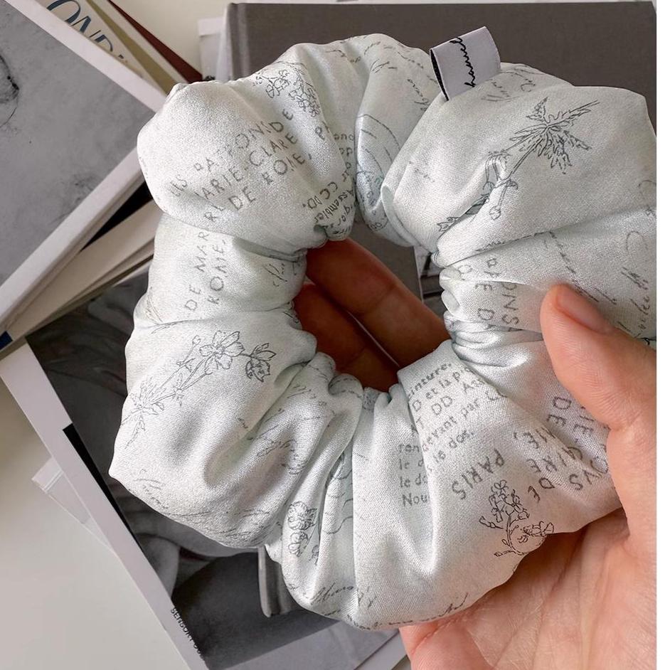 Mulberry Silk Hair Scrunchie: Floral Print, Gentle Hold， Multi Patterns