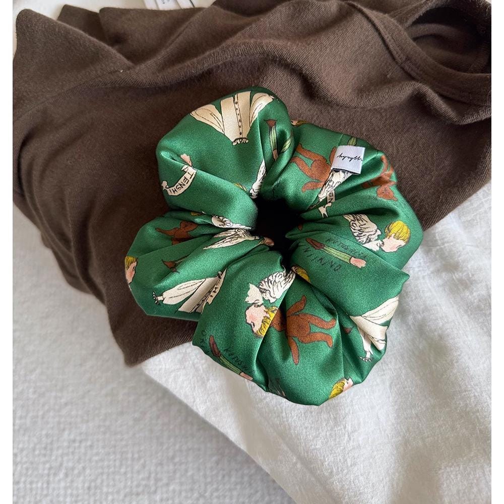 Mulberry Silk Scrunchie: Luxury Hair Tie, Gentle Hold for Sleeping Hair Care