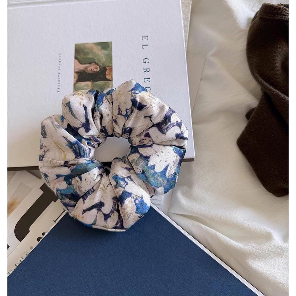 Mulberry Silk Scrunchie: Luxury Hair Tie, Gentle Hold for Sleeping Hair Care