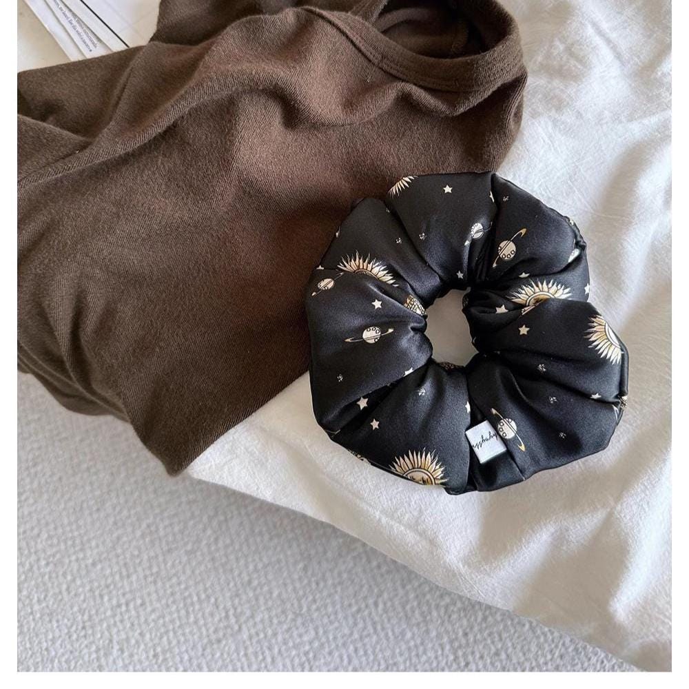 Mulberry Silk Scrunchie: Luxury Hair Tie, Gentle Hold for Sleeping Hair Care