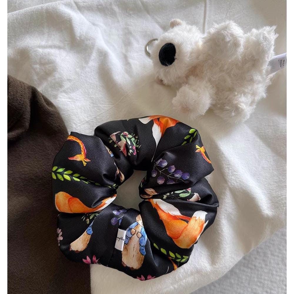 Mulberry Silk Scrunchie: Luxury Hair Tie, Gentle Hold for Sleeping Hair Care