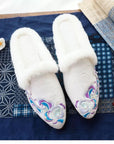Embroidered Silk Slippers: Vintage Chinese Style Indoor Shoes