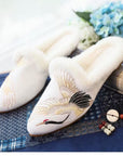 Embroidered Silk Slippers: Vintage Chinese Style Indoor Shoes
