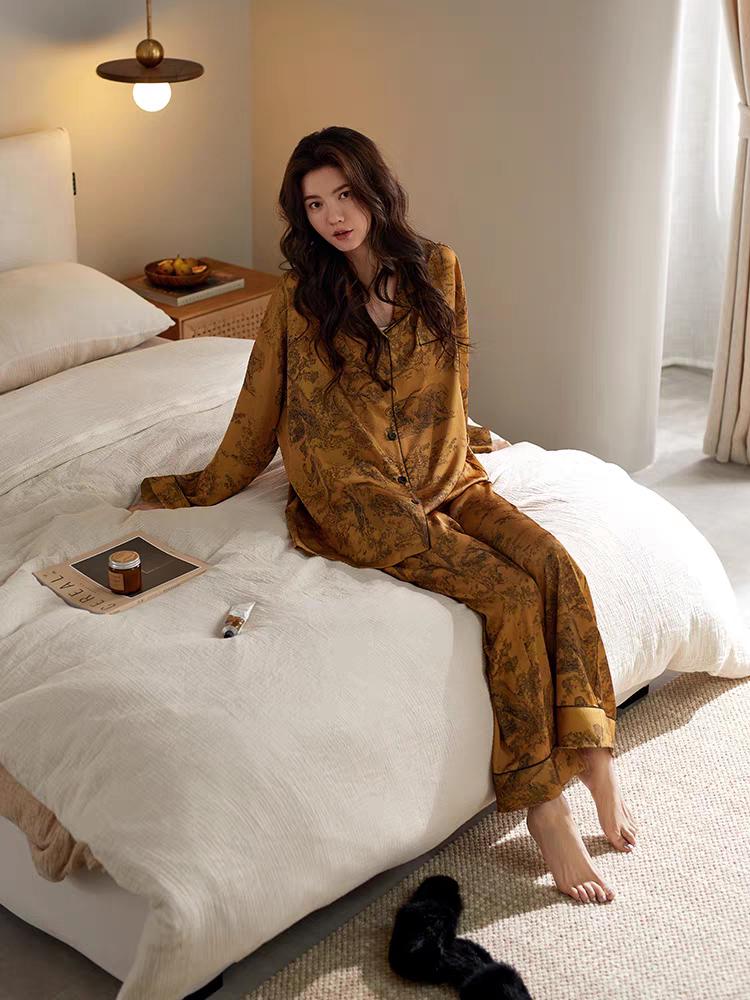 Vintage Oriental Silk Blend Pyjama Set – Soft & Breathable Sleepwear, Elegant Loungewear, Chinese Ink Painting Inspired, Wrinkle-Resistant & Lightweight, Multi-Purpose Wear