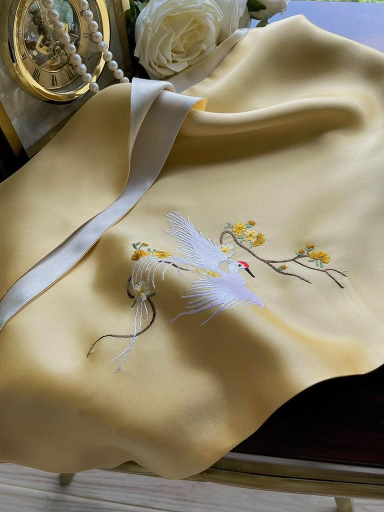 Hand-Embroidered Silk Scarf: Crane Motif, Su Embroidery, Oriental Gift