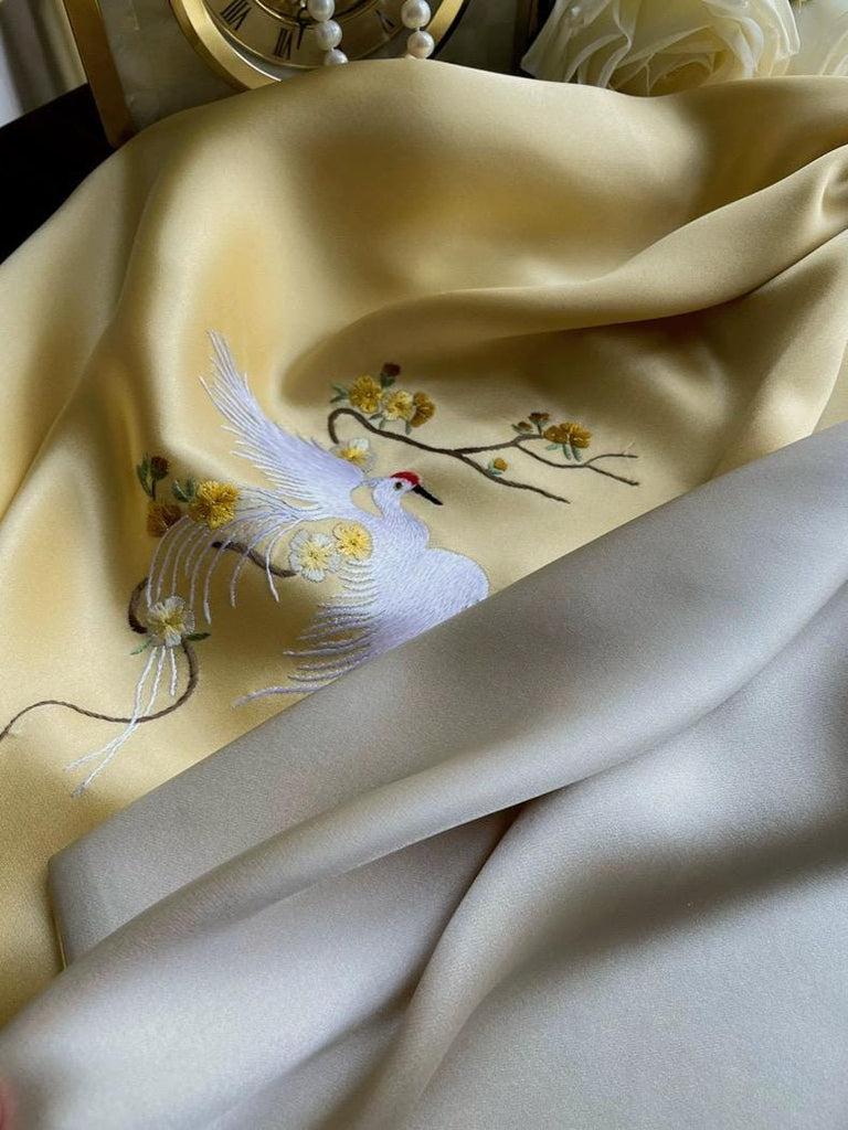 Hand-Embroidered Silk Scarf: Crane Motif, Su Embroidery, Oriental Gift