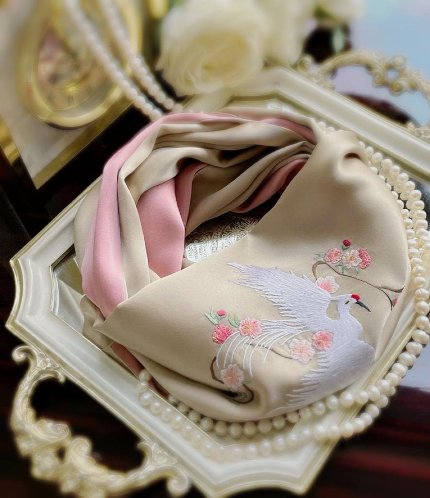 Hand-Embroidered Silk Scarf: Crane Motif, Su Embroidery, Oriental Gift