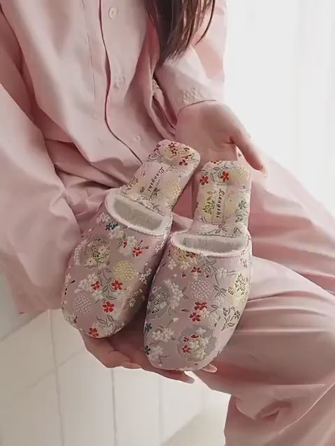 Embroidered Indoor Slippers with Faux-Fur Women Winter House Shoes with Traditional Chinese Dragon and Floral Designs/Ideal Gift for Her
