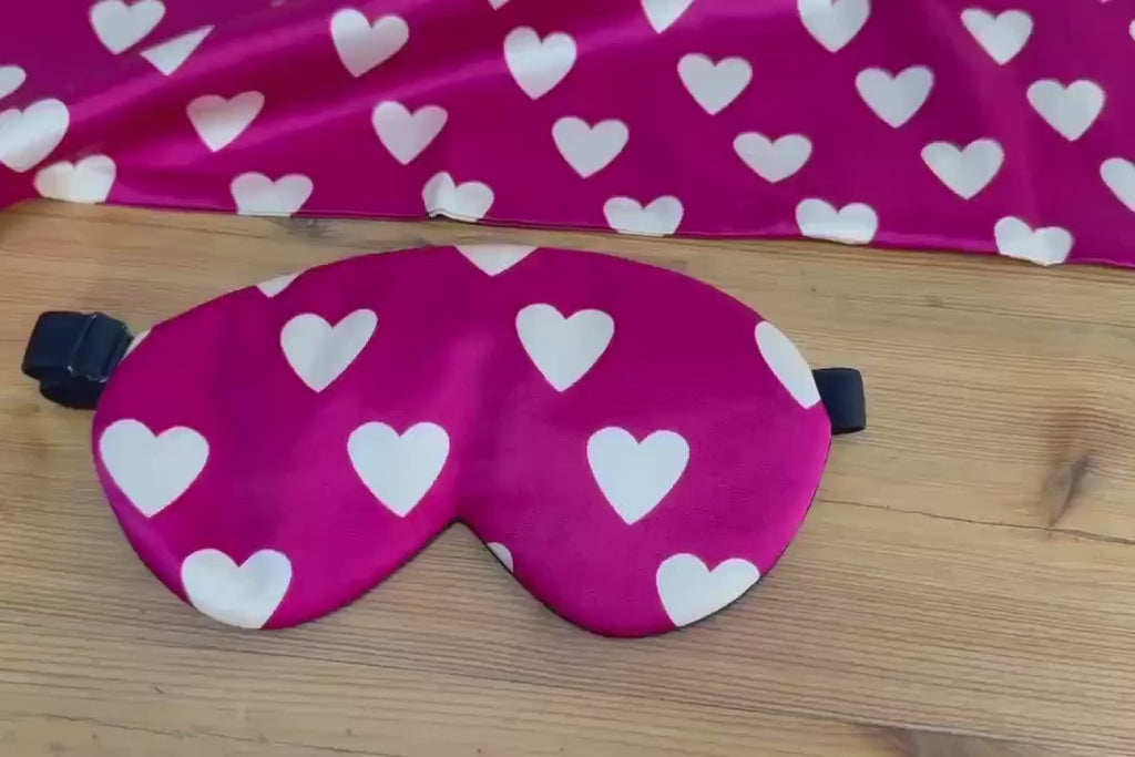 Mulberry Silk Pillowcase: Red Heart Print, Vintage Parisian Bedding